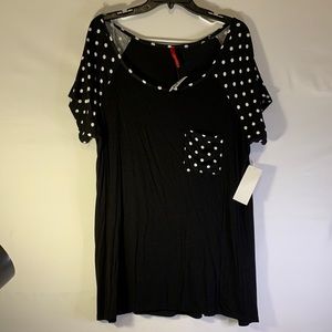 Women’s black and white t-shirt 2X NWT top